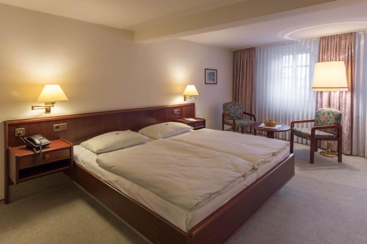 Hotel Altdeutsche Weinstuben Freyburg Bagian luar foto