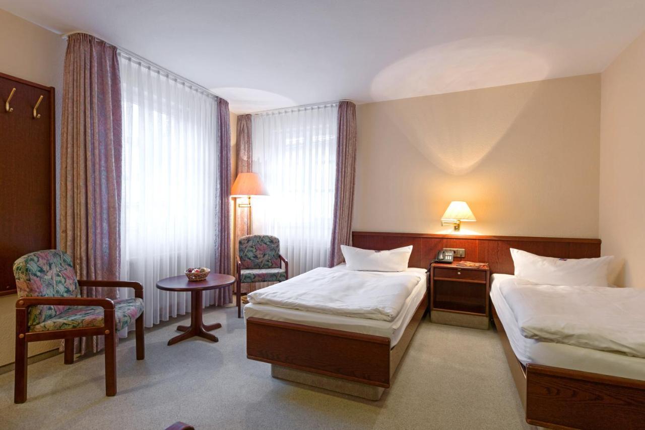 Hotel Altdeutsche Weinstuben Freyburg Bagian luar foto