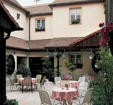 Hotel Altdeutsche Weinstuben Freyburg Bagian luar foto