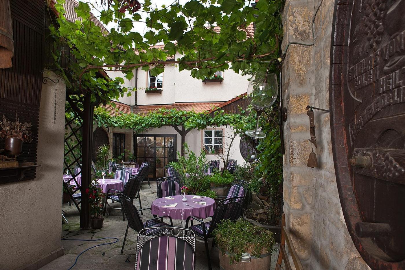 Hotel Altdeutsche Weinstuben Freyburg Bagian luar foto